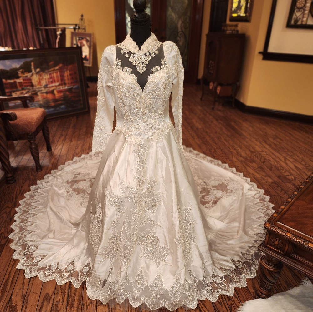 Venus Wedding Dress with Long Train